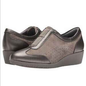 Clarks Artisan Leather Petula Viola Daim Shoes